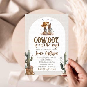 Invito baby shower stile cowboy, invito baby shower stile piccolo cowboy, invito baby shower stile piccola cowgirl, invito floreale cowgirl, cowboy HM789