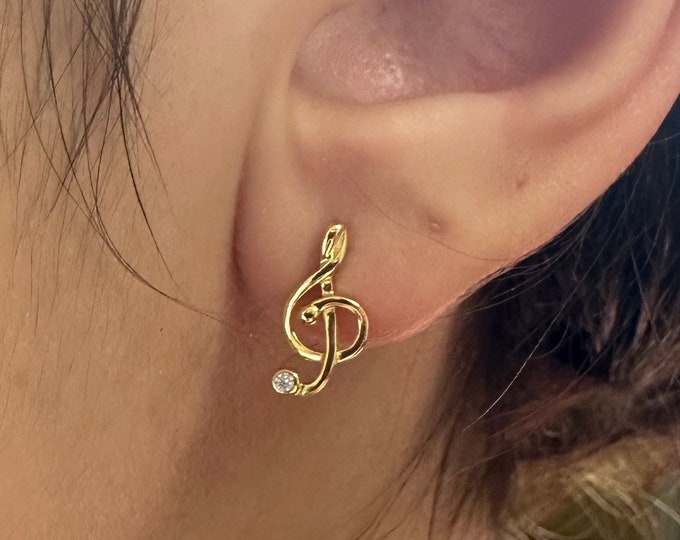 Music note stud earrings in gold and silver, Treble clef, perfect gift for musicians, music lover gift jewelry, birthday gift idea