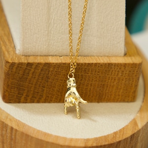 I Love You ASL hand sign Necklace, Hand Gestures, best friend necklace, mothers day gift