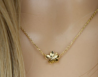 Collana di fiori di ibisco hawaiano gioielli di fiori delicati in oro-collana floreale-ciondolo di fiori-piccolo ciondolo-orecchini a bottone di fiori hawaiani