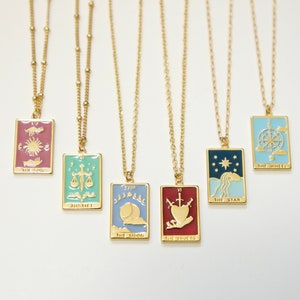 Tarot Karte Halskette, Emaille Anhänger, Die Sonne, Gerechtigkeit, Mond, Liebhaber, Stern, Rad, spiritueller Schmuck, Geschenk für die beste Freundin.