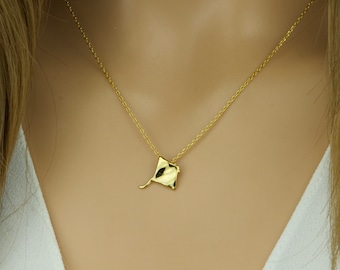 Dainty Gold Stingray Necklace, Ocean Beach Jewelry