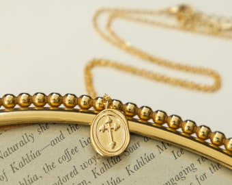 Collar colgante con medallón de cruz de oro, regalo de cumpleaños para mujeres cristianas, joyería religiosa, collar minimalista, regalo del día de las madres
