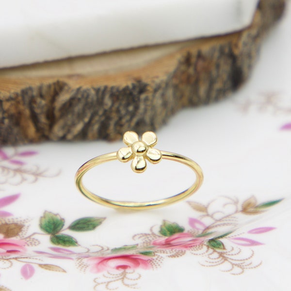 Daisy flower band ring-gold vermeil-sterling silver 925-Dainty-simple-szie 6-size 7-thin band-single flower ring-wedding gift