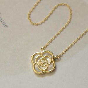 Dainty camellia necklace mother of pearl pendant, flower necklace, gift for mom, wedding gift ideas, bridesmaid gift
