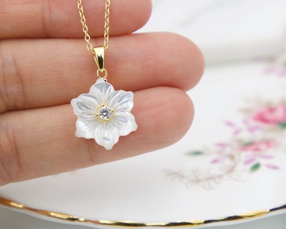 Mother of Pearl Flower Pendant Necklace Shell Plumeria 