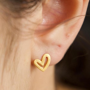 Tiny heart stud earrings, gold heart earrings, heart outline earrings, dainty heart studs, minimalist earrings, valentines day gift