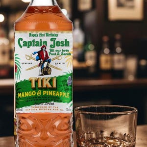 Etichetta personalizzata per bottiglia Captain Morgan Tiki Mango + Ananas fustellata - Pretagliata e finitura lucida - Aggiungi qualsiasi testo