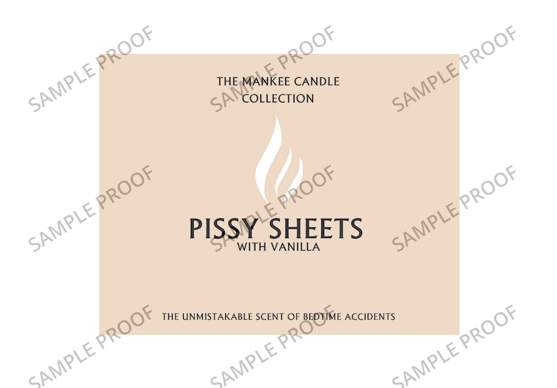 Puede incluir: Una caja de vela beige con un gr&aacute;fico de llama blanca y el texto "The Mankee Candle Collection" y "Pissy Sheets with Vanilla" y "The Unmistakable Scent of Bedtime Accidents".