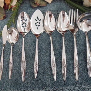 Vintage UsA LASTING ROSE Oneida Vintage Usa 18/8 Deluxe Oneidacraft Stainless 8pc Serving Lot Excellent