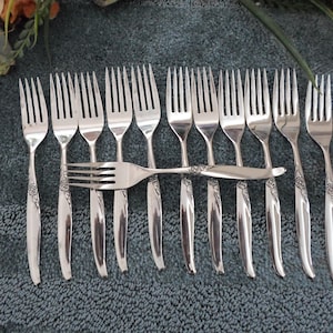 Vintage UsA LA ROSE Vintage Oneida Rogers Premier Line Usa 18/8 Stainless 12 Dinner Forks Excellent