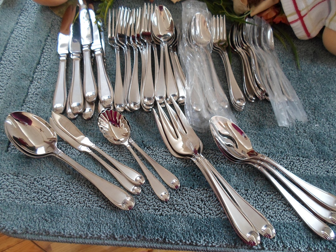 SATIN GARNET Oneida China 18/10 Vintage Early Production Pieces Circa ...