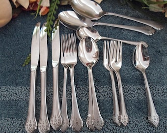 Oneida Golden Kenwood Stainless USA Flatware ONE- 5 Pc Place