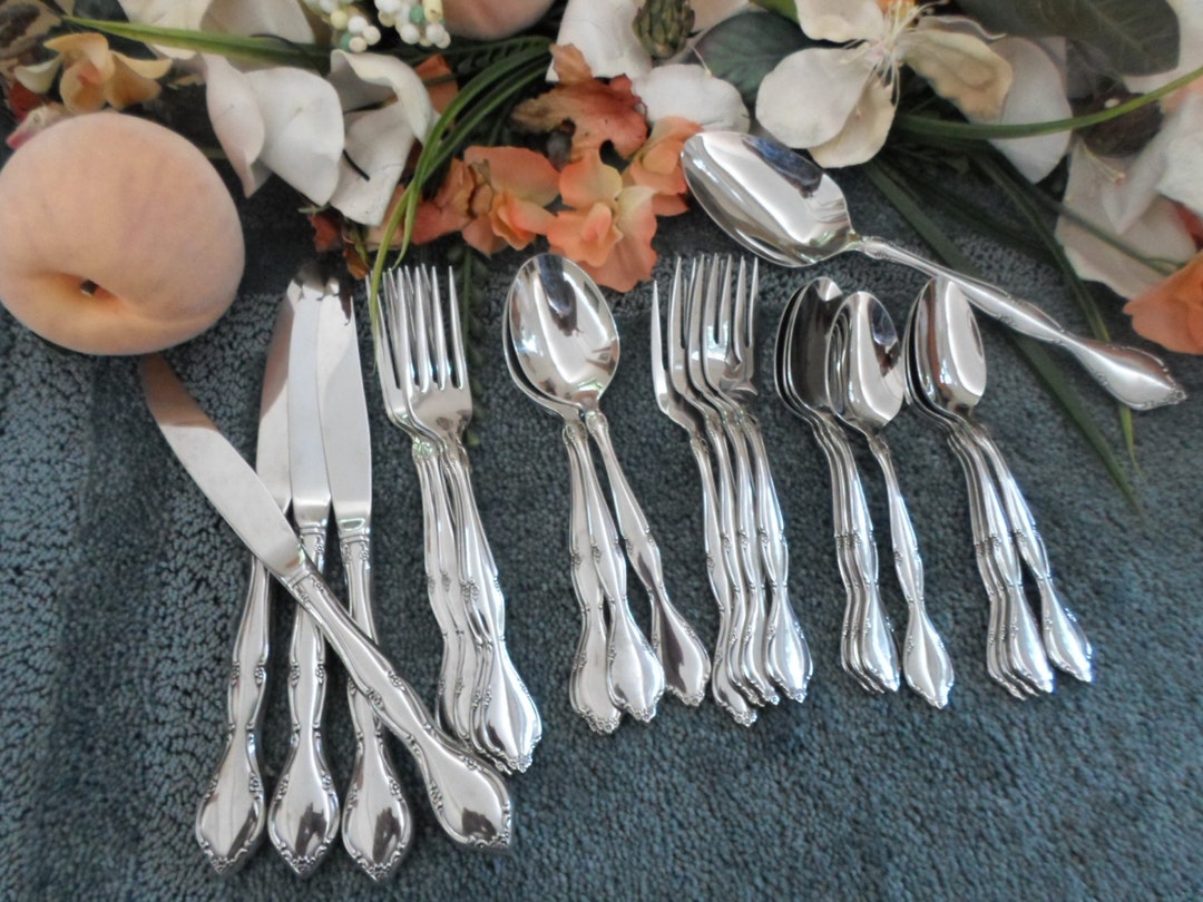 thumbnail image 2 of ONEIDA Lakewood / Tuxedo Glossy Stainless Steel Flatware - Your Choice (Clean Used, USA Made) 2 of 4