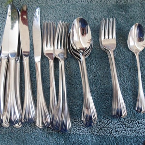 Vintage UsA GRAND MANOR Oneida USA 18/8 Deluxe Stainless Flatware 27pc Odd Lot Very Good to Excellent Used