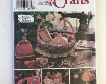 Simplicity 7105 Crafts Sewing Pattern: Baskets, Pincushions, Accessories UNCUT