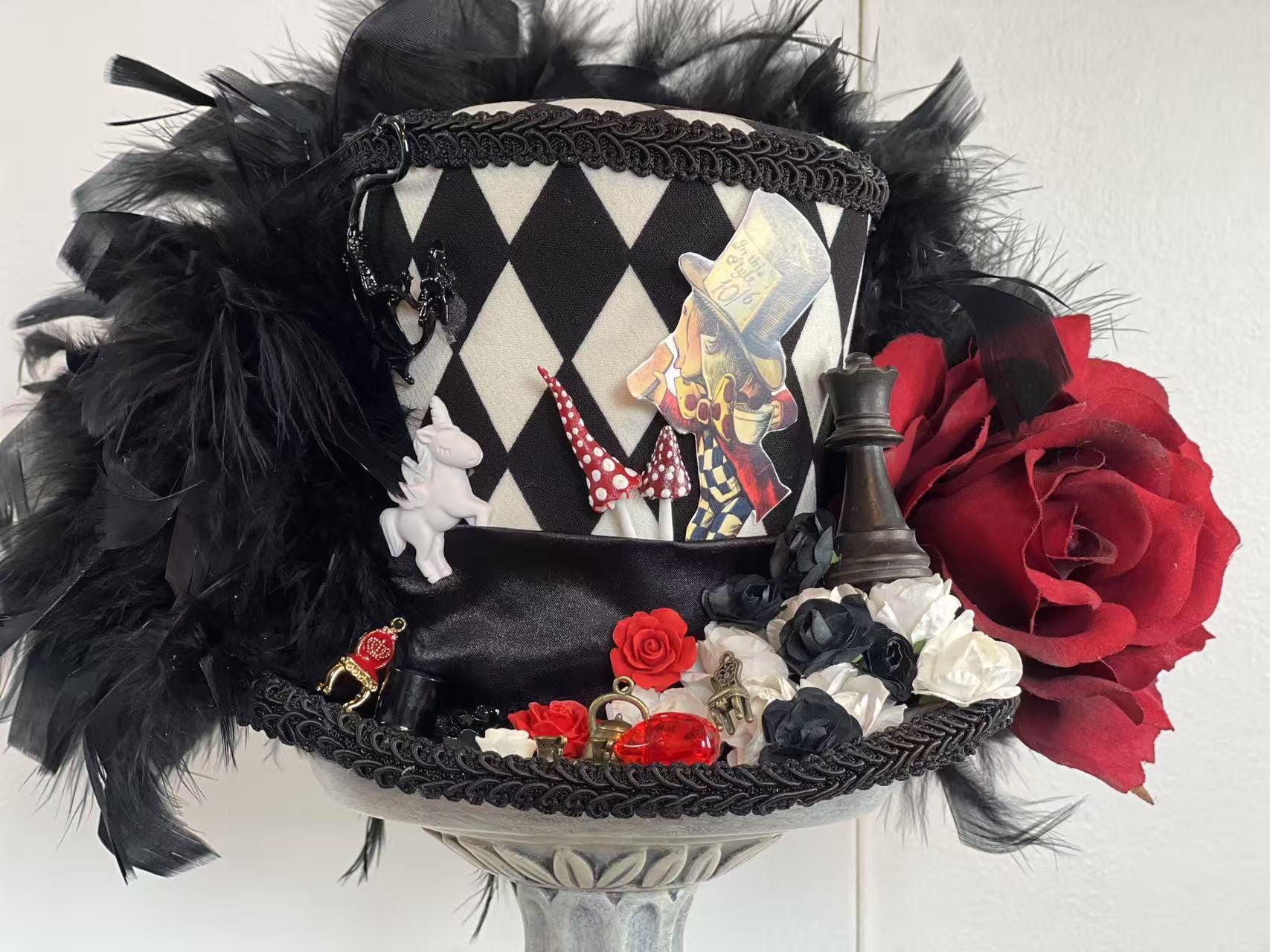Alice in Wonderland Mini Top Hat: Mad Hatter Tea Party  display picture 1
