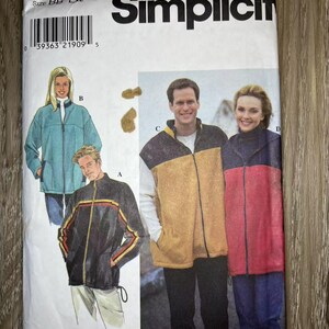 Patrón de costura Simplicity SIN CORTAR: Sudadera con capucha (8231/7048/7031/6279)