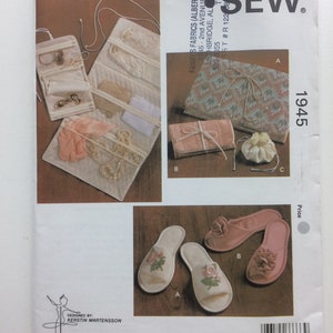Kwik sew pattern 1945 Slippers Accessory Cases Uncut