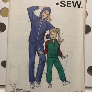 Kwik Sew 1371 Pattern UNCUT Girls Hooded Jogging Suit, zipper front Sizes 8 10 12 14