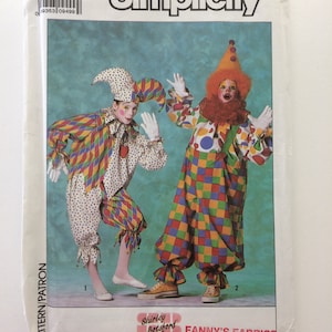 Simplicity 9345: Mönster till barnkostym med narr och clown (storlek 2-4)