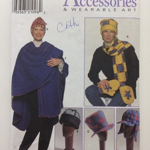 Simplicity 7943 Misses Fleece Wrap Hat Scarf Mittens Accessories Maria Del Greco Sewing Pattern Size S - M - L Uncut