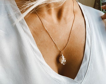 Shell with pearl pendant, Shell necklace, Minimalist jewelry, Summer necklace, gift for her