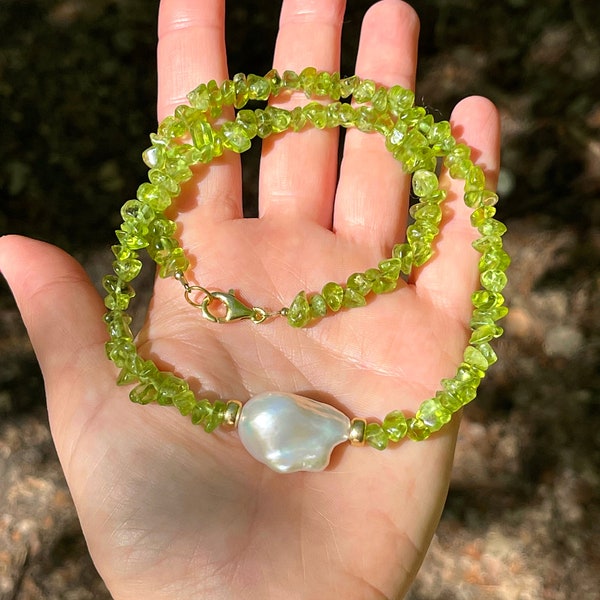 Peridot and pearl necklace, Peridot nugget bead necklace, Peridot jewelry, Green stone necklace, Boho jewelry, Handmade jewelry