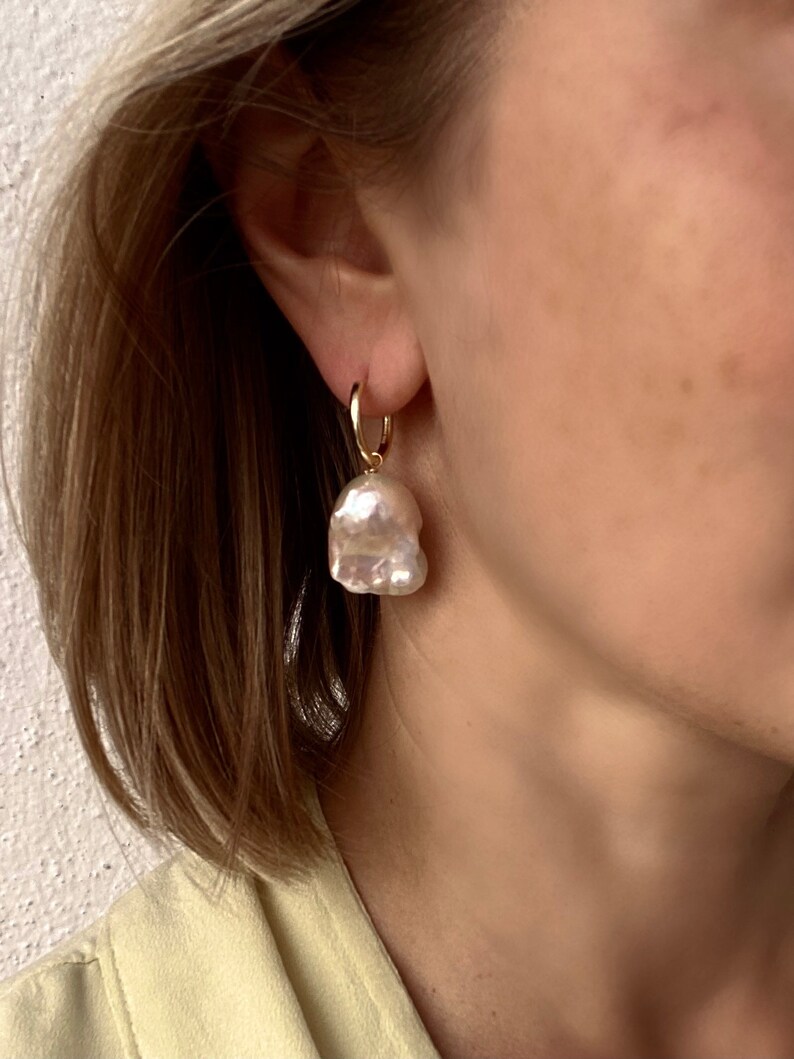 White baroque pearl hoop earrings, flameball pearls earrings, gold plated 925 silver image 3