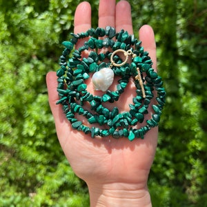 Collier malachite, collier de pierres précieuses vertes, collier de perles baroques, cadeau fait main, bijoux faits à la main image 6