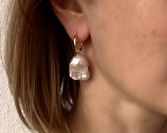 White baroque pearl hoop earrings, flameball pearls earrings, gold plated 925 silver