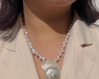 Baroque Pearl Necklace with Spiral Sea Shell Pendant, Coastal Statement Necklace, Ocean Inspired Jewelry, Beach Bride Necklace