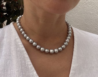 Collier de perles grises, collier de perles classique, bijoux en vraies perles, colliers pour femmes, cadeau d'anniversaire pour elle, bijoux faits main
