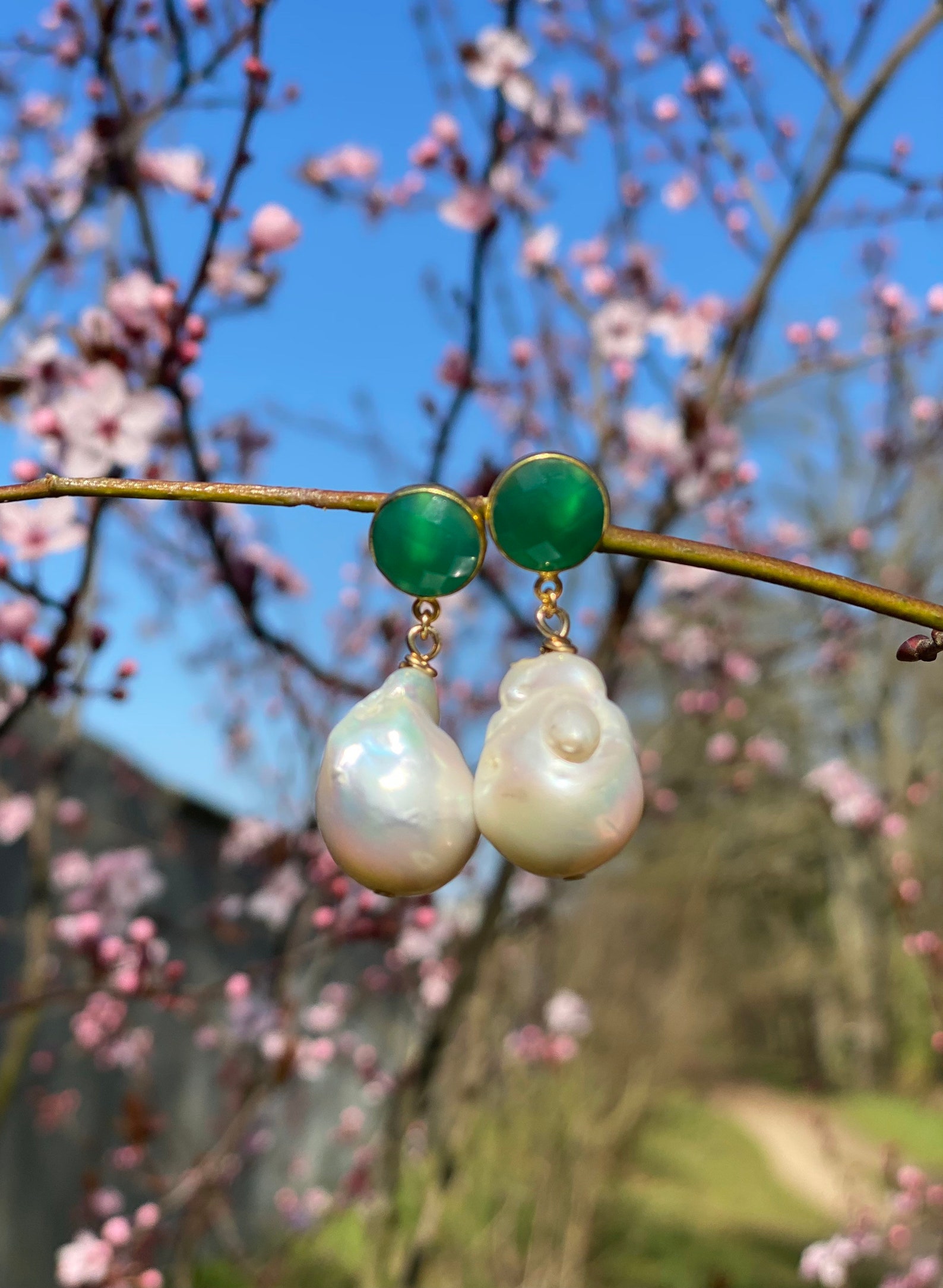 Multicolor - Golden Plated Seep Pearl & Onyx Natural Stone Earrings main image 1