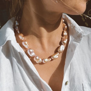 Collar de perlas barrocas doradas, collar de perlas gruesas, regalo para ella, joyería de perlas