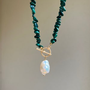 Collier malachite, collier de pierres précieuses vertes, collier de perles baroques, cadeau fait main, bijoux faits à la main image 9