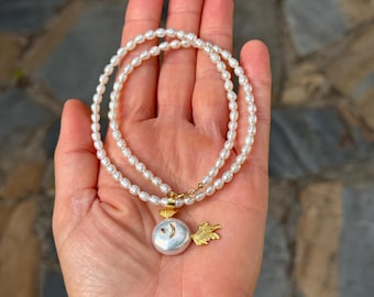 Elegant Pearl Necklace with Unique Fish Pendant - Stylish Fashion Jewelry