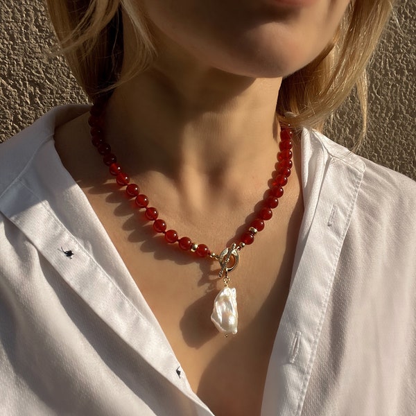 Collier de perles baroques et agate rouge, bijoux bohème