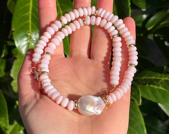 Collana di opale rosa e perle barocche, collana estiva con perline