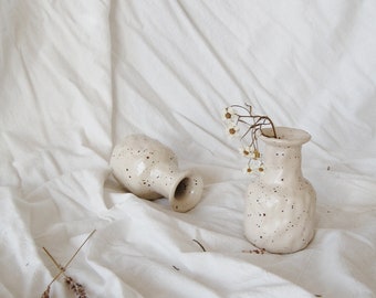 Ciel Éclaboussant Vase | handmade minimal little ceramic bottle