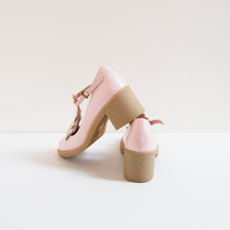 vintage uk5 patent leather t-strap heels Baby Pink Mary Jane