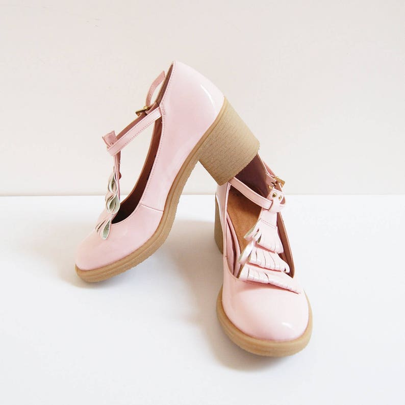 vintage uk5 patent leather t-strap heels Baby Pink Mary Jane