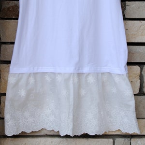 white bOOty Shake shirt extenders