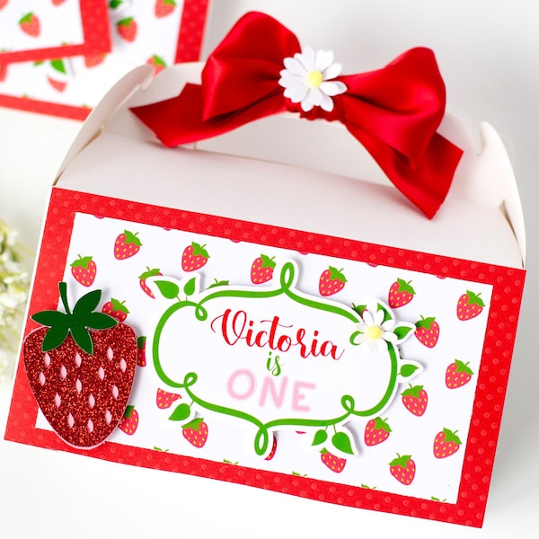 Strawberry favor boxes/ strawberry birthday favor boxes/ STRAWBERRY boxes/ Tuti Frutti