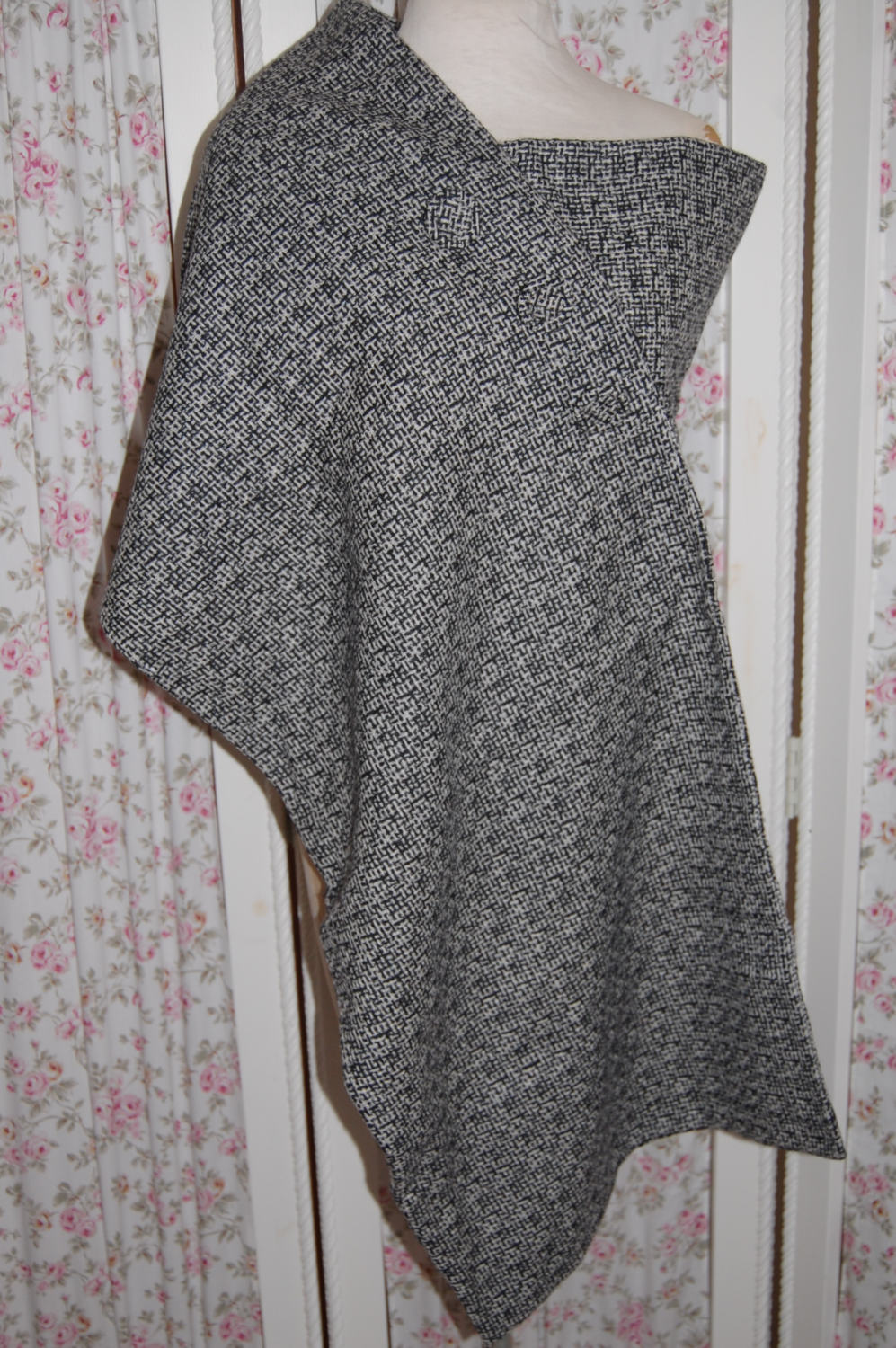 Mr. Blackwell Design tweed wrap. Creator of Worst Dressed Etsy