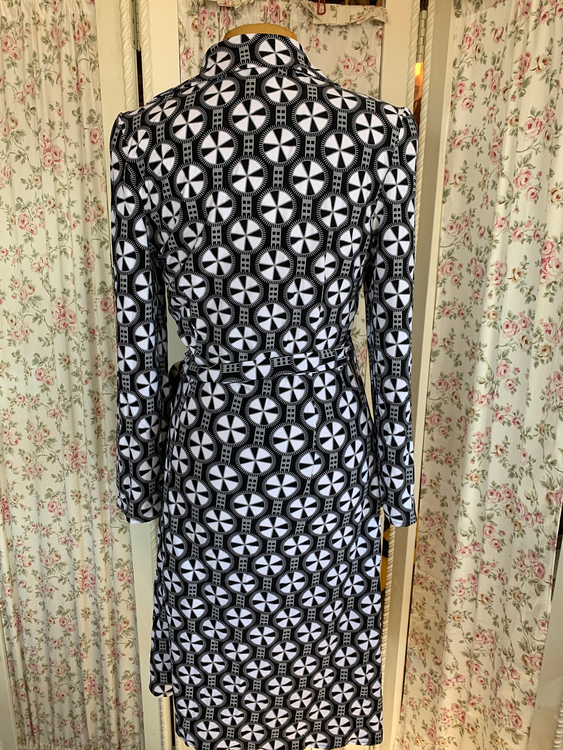 dvf vintage label