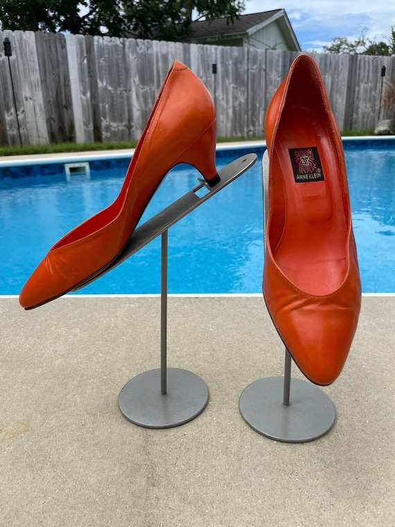 anne klein navy pumps