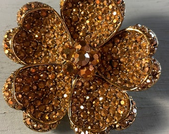 Hollycraft gold flower brooch