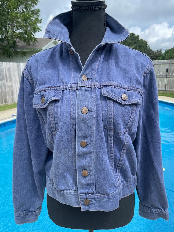 Vintage denim jacket with wolf patch - image 2