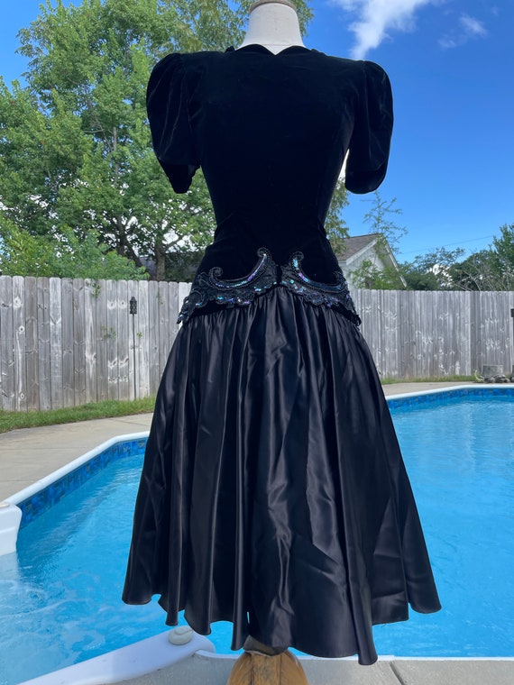 1980s formal party prom dress black velvet